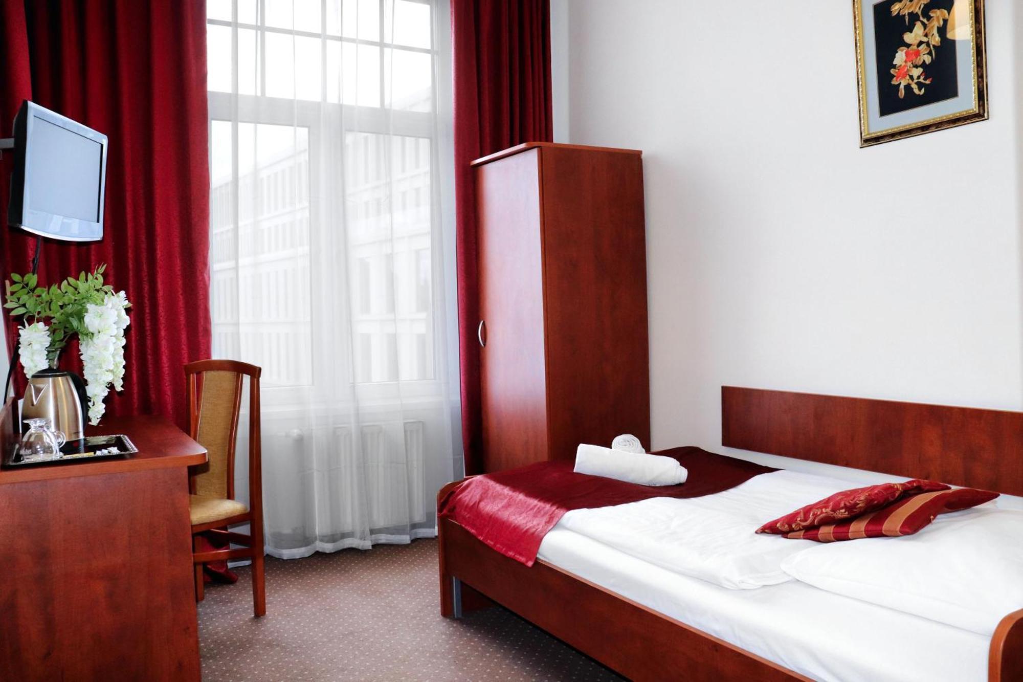 Hotel Lothus Βρότσλαβ Εξωτερικό φωτογραφία